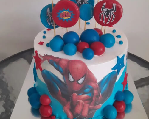 Роденденска торта за момчиња