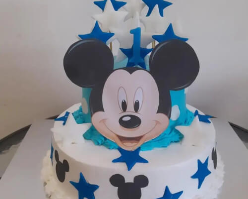 Роденденска торта за момчиња