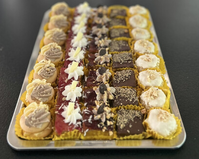 Мешани коктелски колачи